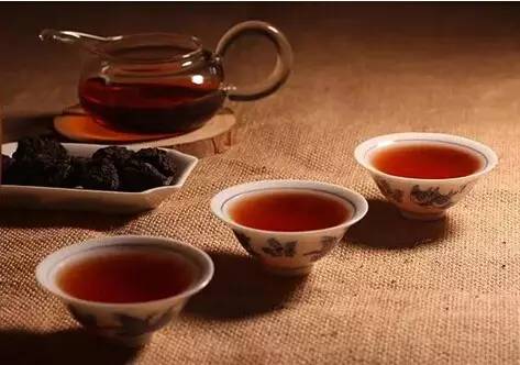 怎样从茶香来辨认普洱茶的好坏？