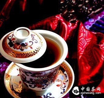 老北京人盖碗喝茶的礼仪