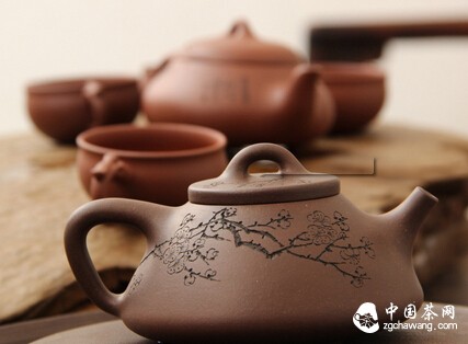 人生沉浮，如一盏茶水。苦如茶，香亦如茶。