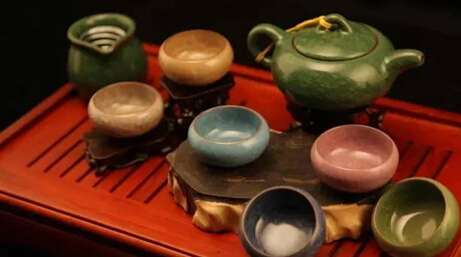 这样的瓷器茶具，无异于慢性毒药！