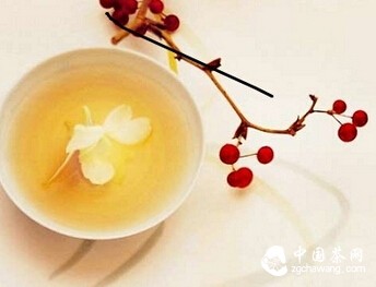 只要有一只茶壶，中国人到哪儿都是快乐的