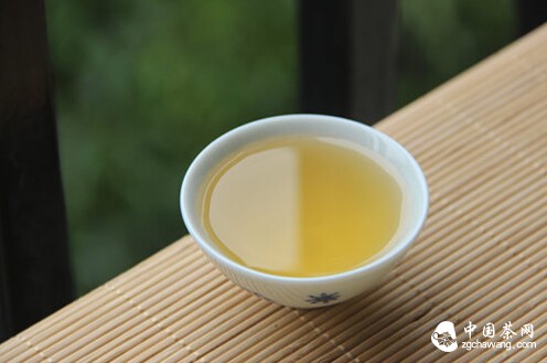 普洱茶是拼配的好还是古树纯料好？
