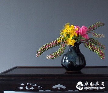 中国茶席中的插花