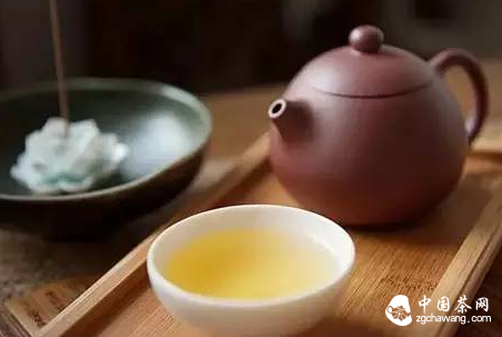 古时茶树滴水可解毒，今日品茶修身可益寿
