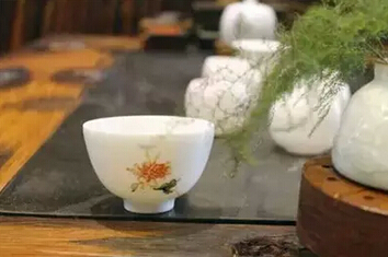 茶在我之外，我在茶之中