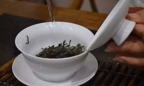 新手冲泡普洱茶的简易方法