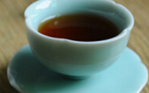 绿茶配白瓷 要的就是轻盈淡雅