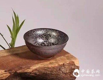 用建盏喝茶，水质真的会柔软许多吗？