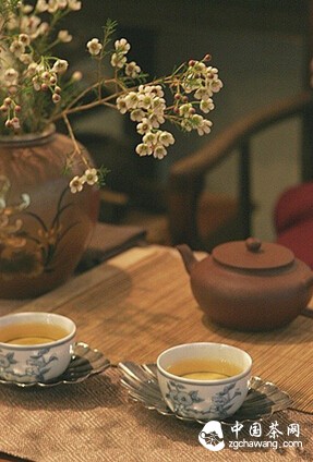 端一杯茶，暖的是心