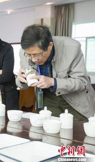 鄱阳湖产区40余茶商携产品“斗茶”争霸茶王