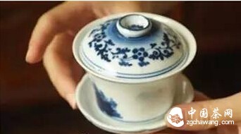 使用陶瓷茶具泡茶有哪些好处？