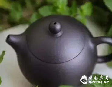 用紫砂壶泡红茶，是“铤而走险”？