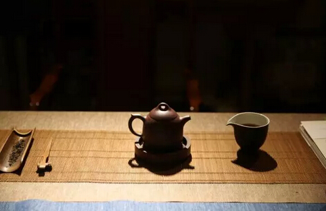 爱着茶，如同爱着一个人
