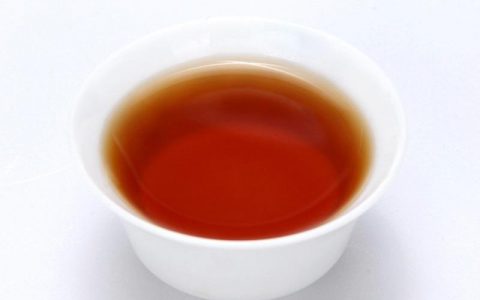 正山小种茶汤放了几个小时茶汤颜色变成浅黑色为什么呢?
