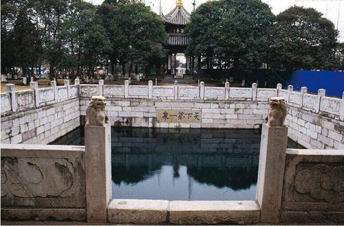 镇江中泠泉为什么被认定为天下第一泉而最为著名