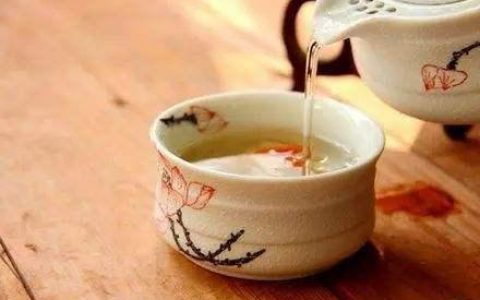 加味薏米茶具有健脾补气，美肤养颜功效