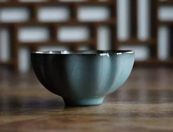 龙泉哥窑茶器·花口盏，宋代杯盏还原复刻，兼具高实用性！