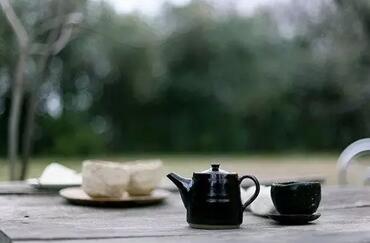 如果有个院子，我泡茶你来喝，可好？